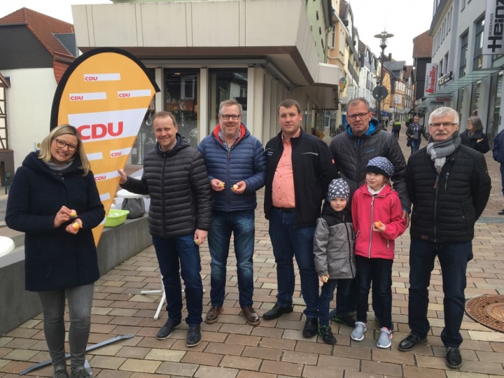 CDU Frankenberg verteilt Ostereier